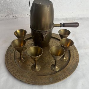 Juego de Café Turco en Bronce con Cafetera, 6 Copas y Bandeja Cincelada - imagen 1