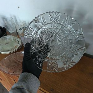 Lote de Vajilla y Utensilios de Cocina: Tortera, Sopera, Fuentes y Vasos - imagen 5