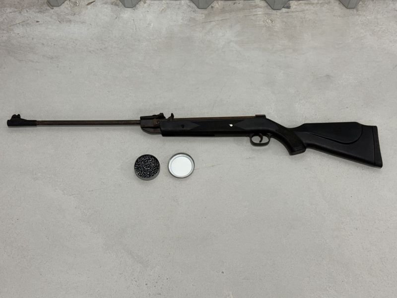 Rifle de Aire Comprimido con Lata de Balines