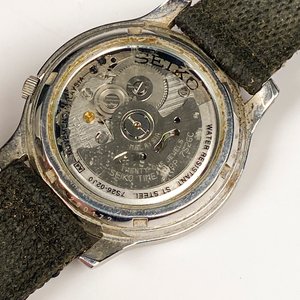 Reloj Seiko Caballero Automático con Malla de Cuero - imagen 4