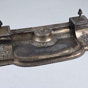 Tintero Antiguo con Figura de Dama de la Justicia y Detalles Ornamentales - imagen 3