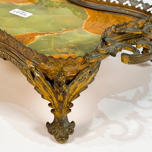 Centro de Bronce y Ónix Estilo Francés con Asas Laterales - imagen 3
