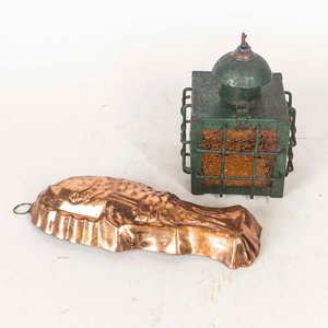 Lote siguiente: Farol Verde de Hierro y Molde de Cobre con Diseño