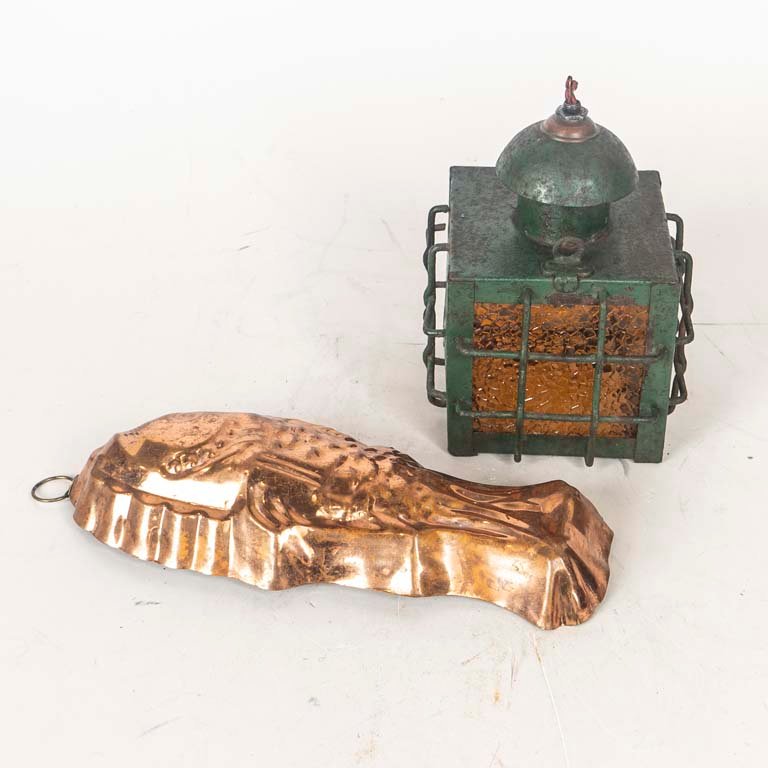 Farol Verde de Hierro y Molde de Cobre con Diseño