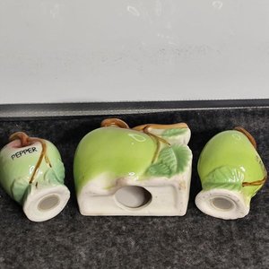 Juego de Salero, Pimentero y Servilletero de Cerámica con Forma de Manzana - imagen 4