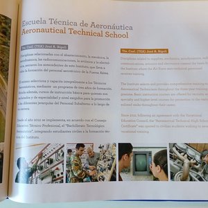 Libro "Fuerza Aérea Uruguaya" con Fotografías Históricas - imagen 2