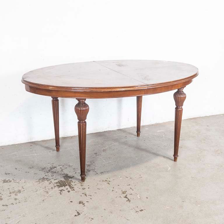 Lote siguiente: Mesa de comedor oval estilo inglés