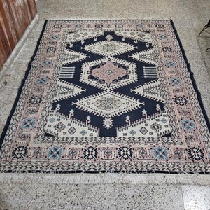 Lote anterior: Alfombra Grande Diseño Geométrico Azul y Rosa