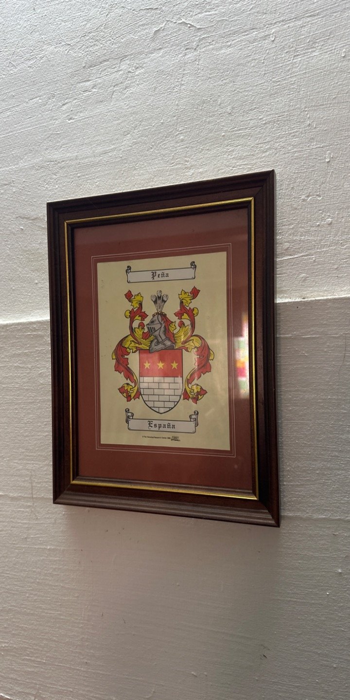 Escudo Familiar Peña enmarcado