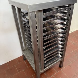 Carro de Bandejas de Acero Inoxidable para Cocina Industrial - imagen 2