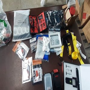 Lote anterior: Lote de 12 Artículos Varios: Lingas Stanley, Tapón de Bote, Bomba de Piscina y Más