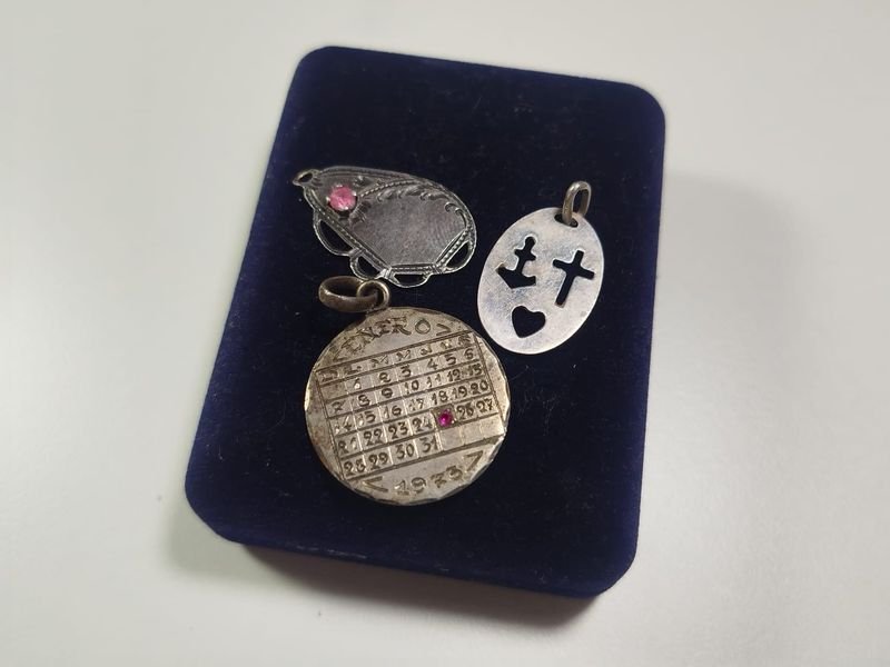 Item 856837 - Image 0