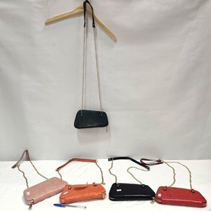 Lote siguiente: Lote de 5 Carteras de Noche para Dama en Eco Cuero, Varios Colores