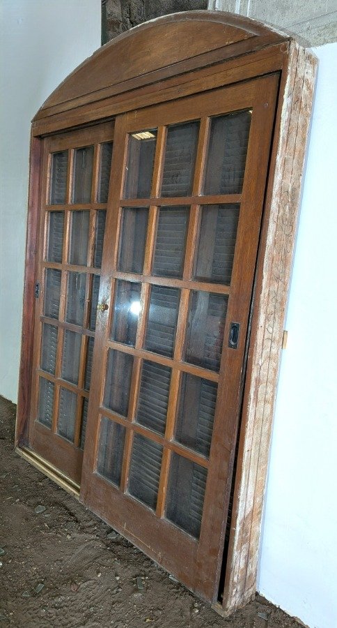 Puerta de madera con ventana y marco en cerejeira - imagen 4