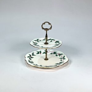 Lote siguiente: Centro de Porcelana Japonesa para Masas de Doble Piso con Decoración de Frutos