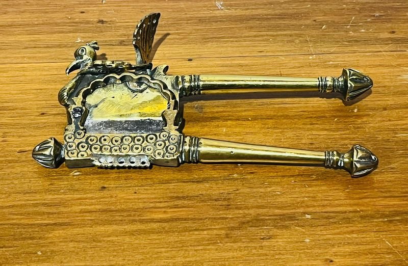 Antiguo y lindo Pavo Real en bronce siglo XIX - imagen 2