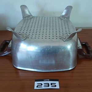 Colador Cuadrado Antiguo de Aluminio con Asas de Baquelita y Base Desmontable - imagen 3