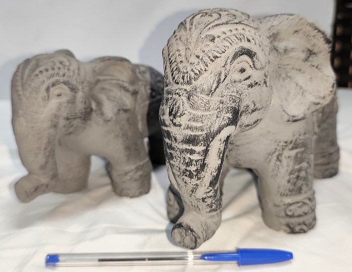 Set de 2 Elefantes Decorativos Macizos en Cemento