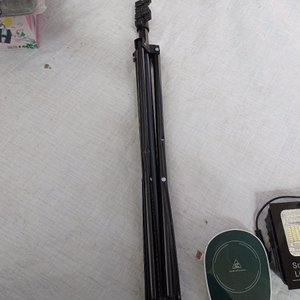 6 piezas: torno para uñas, trípode, moledora de café, lampara led y otros. - imagen 7
