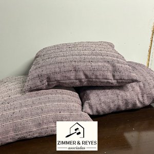 Lote anterior: Tres Almohadones Decorativos Lisos y Rayados