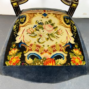 Silla Inglesa de Jacarandá con Bronce y Tapizado Floral - imagen 3