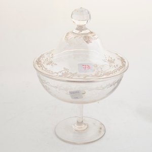 Dulcera de Cristal Tallado con Tapa y Diseño Floral - imagen 1