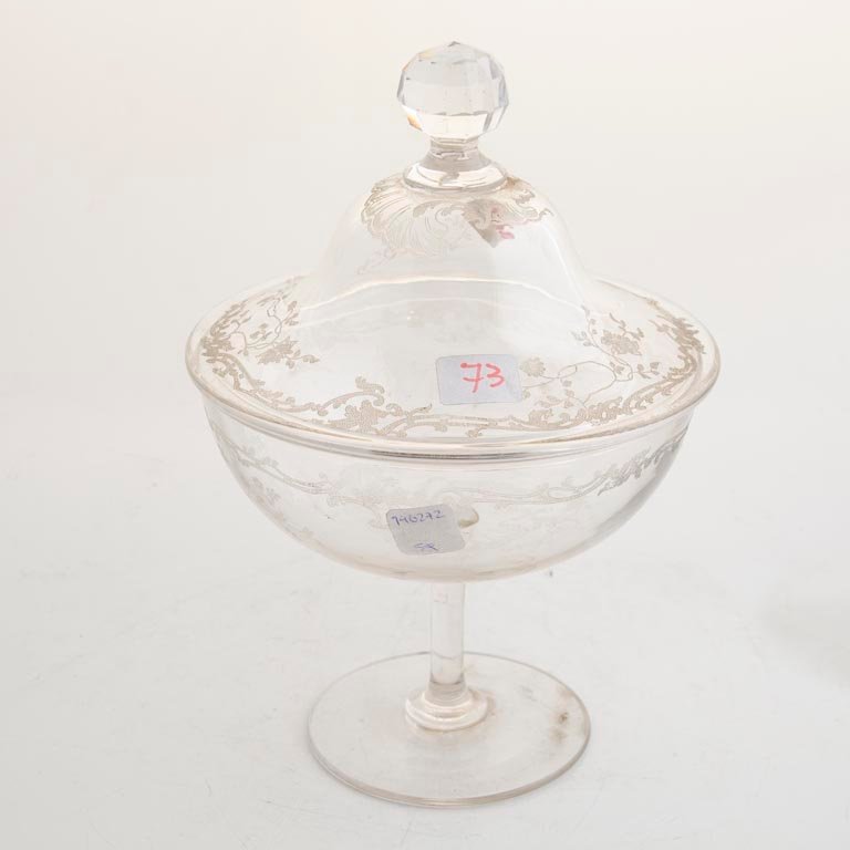 Dulcera de Cristal Tallado con Tapa y Diseño Floral
