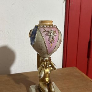 Lote anterior: Figura Decorativa de Ángel Sosteniendo Jarrón