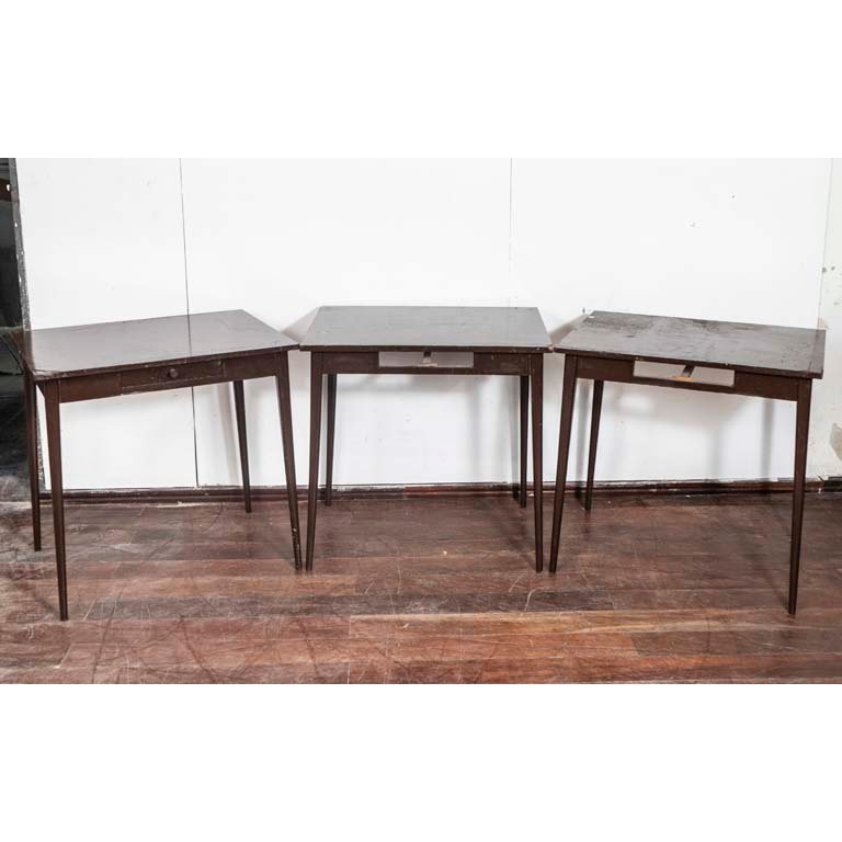 Lote anterior: Mesas de madera con detalles en la madera y enchapado