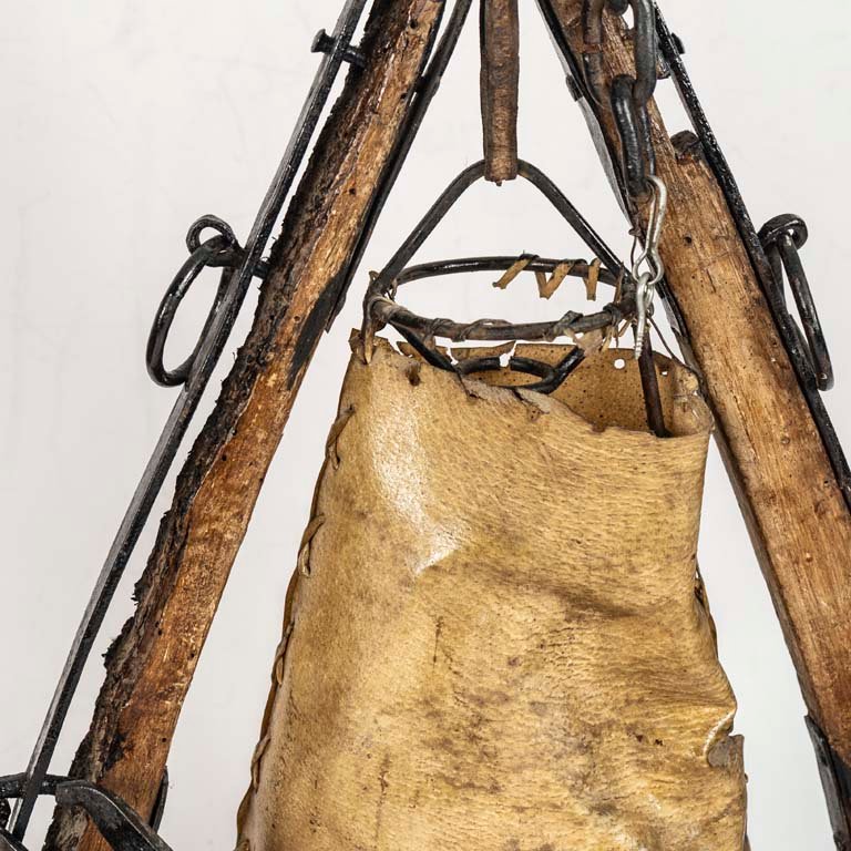 Lámpara de hierro y madera, estilo rustico - imagen 2