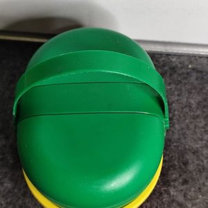 Lote siguiente: Lanchera Infantil Coca-Cola Verde y Roja con Botellita