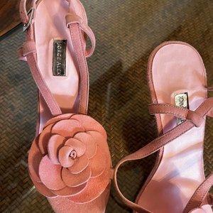 Sandalias Jorge Alex Rosa Gamuza Flor Talle 36 - imagen 2