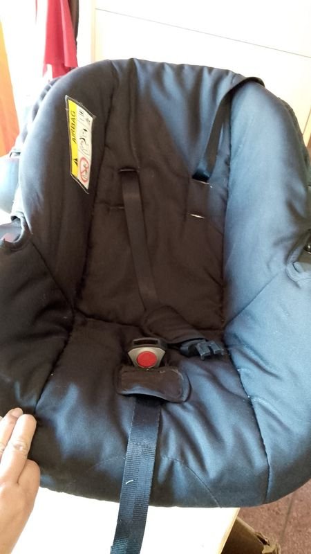 Silla de auto para bebés con base de coche y manual de instrucciones - imagen 3