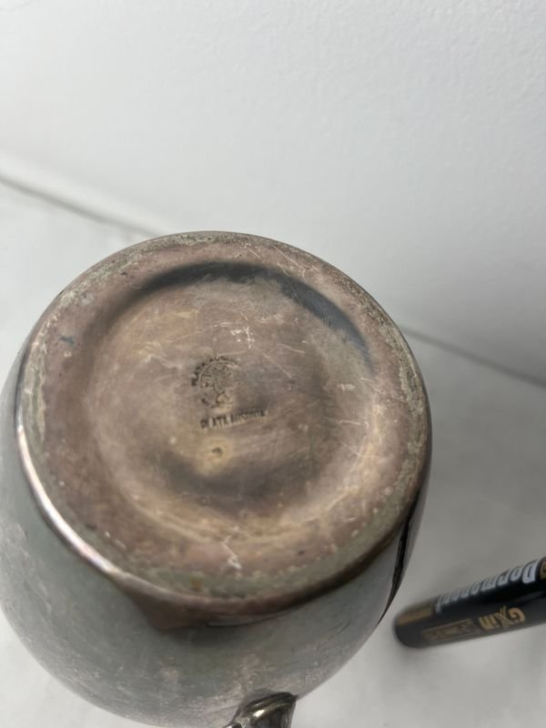 Jarra en platina de plata con detalles de oro y diseño artesanal - imagen 5