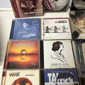 Lote de 50 CDs de Música Clásica y 11 Juegos de PlayStation - imagen 4