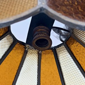 Colgante Vitraux Beige y Marrón con Detalles, Una Luz - imagen 3