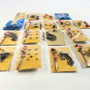Lote de 17 Piezas: Pares de Carvanas y Prendedores Variados - imagen 2