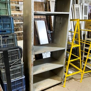 Lote anterior: Estantería Metálica Gris de 5 Estantes con Laterales de Chapa