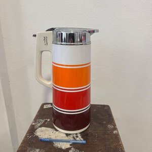 Lote anterior: Termo Metálico Estampado con Rayas Multicolor