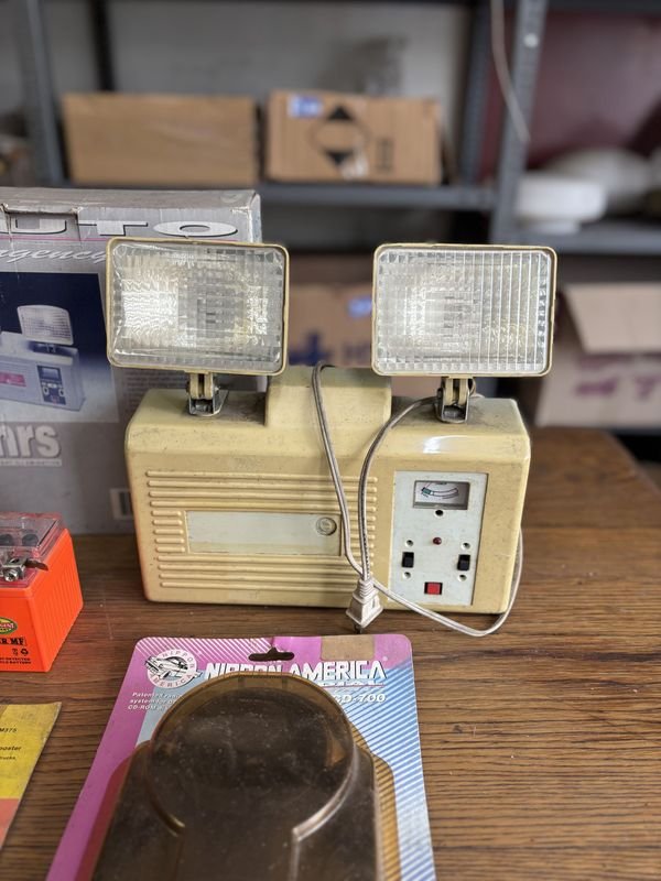 LUZ DE EMERGENCIA Y ANTENAS VARIAS - imagen 3