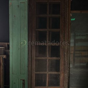 Lote anterior: Puertas y Ventanas Antiguas de Madera y Vidrio