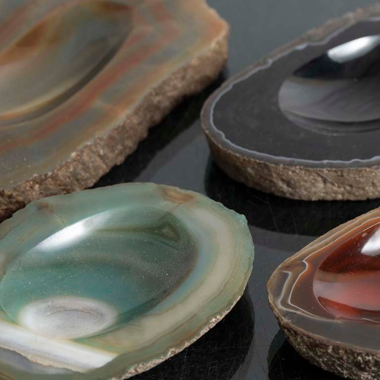 Despojadores de piedra con diferentes tonalidades y texturas - imagen 2