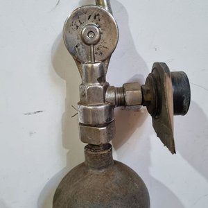 Antigua Garrafa de Oxígeno o CO2 con Manómetro - Ideal Coleccionismo Industrial - imagen 4