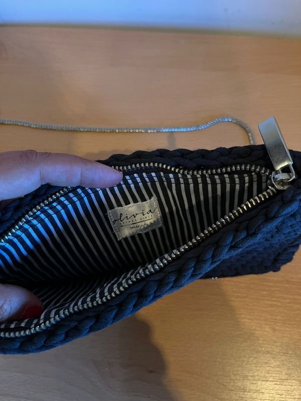 Bolsa de mano con strass negra - imagen 5