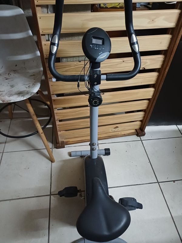 Bicicleta Ergométrica de Ejercicio con Control de Resistencia