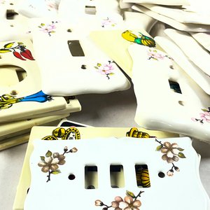 Veintinueve plaquetas en porcelana y melamina - imagen 3