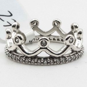 Lote siguiente: Anillo Corona de Plata con Circonias