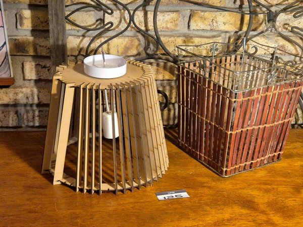 Porta Lámpara Colgante de Madera y Metal con Detalles