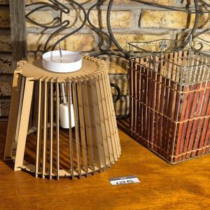 Porta Lámpara Colgante de Madera y Metal con Detalles - imagen 1