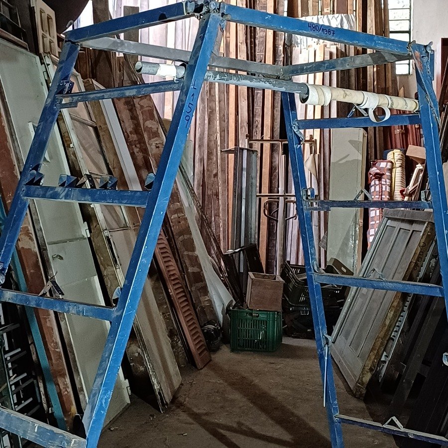 Carro con escalerillas y ruedas para decoración - imagen 5